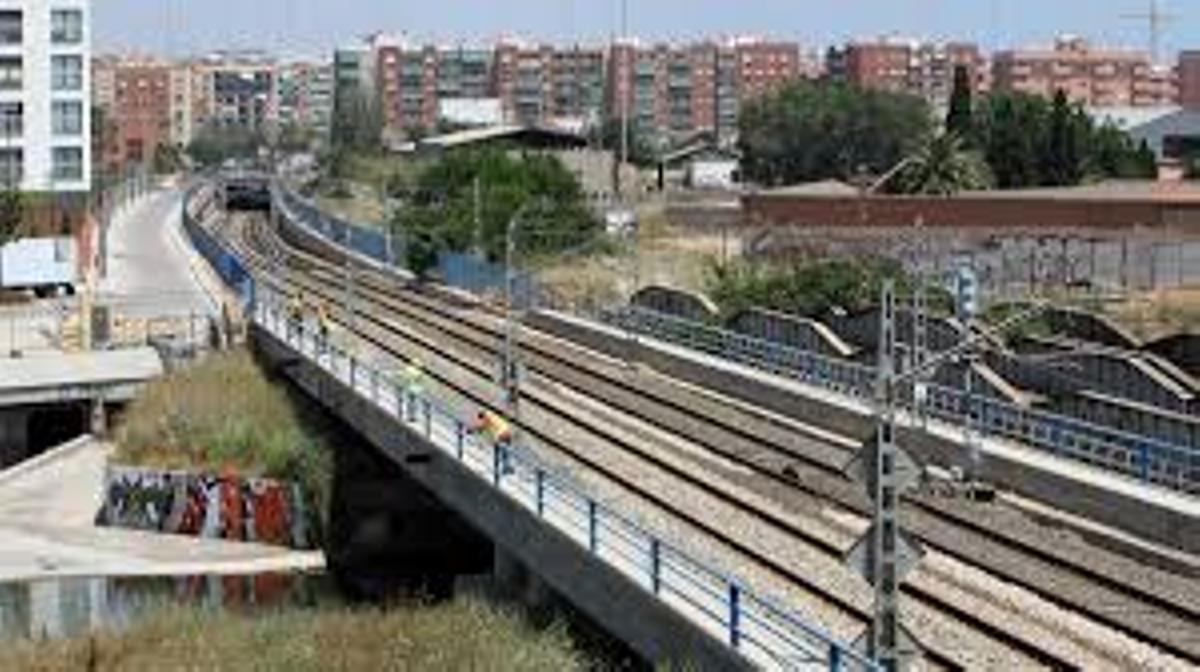 Túnel de Serrería y las vías que deberían ser soterradas.