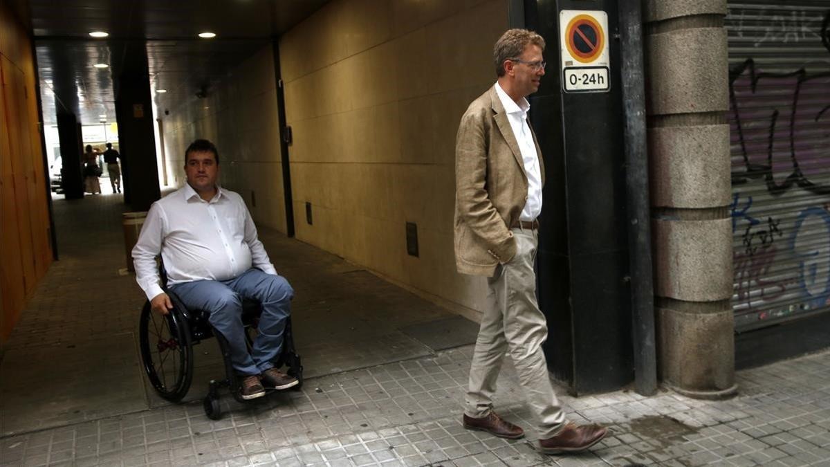 David Bonvehí y Ferran Bel, a la salida de la reunión.