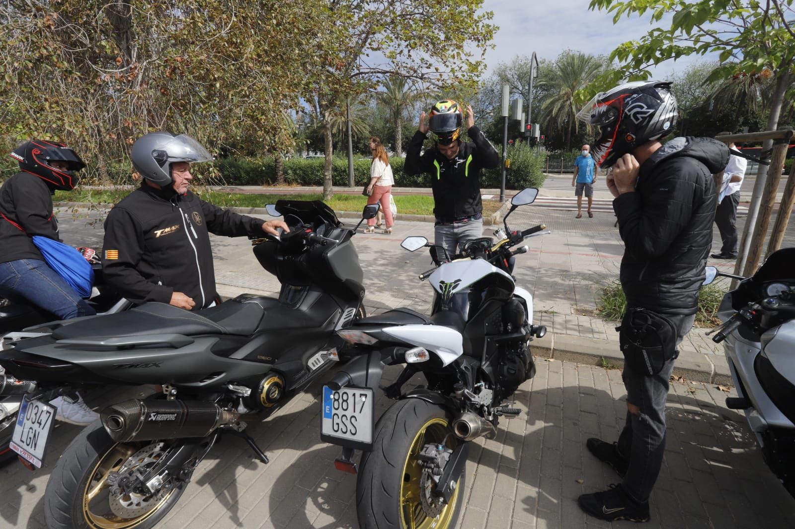 Manifestación nacional de motoristas en València para reclamar seguridad.