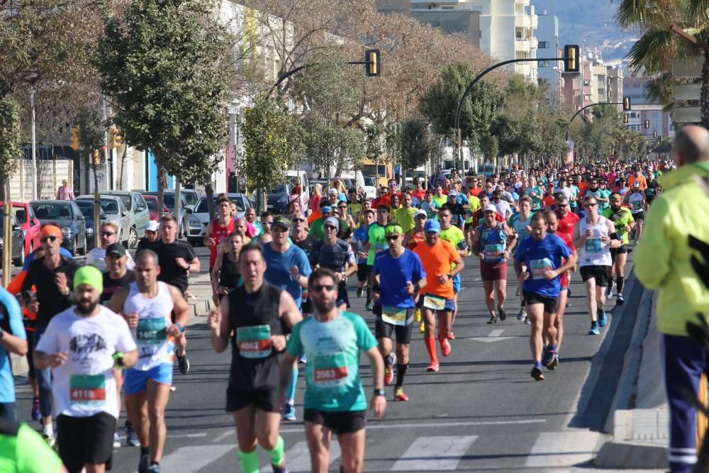 Más de 7.000 atletas tomaron la salida en una prueba que gozó de unas buenas condiciones para correr y que acabó encumbrando, de nuevo, al corredor del club Cueva de Nerja Abdelhadi El Mouaziz