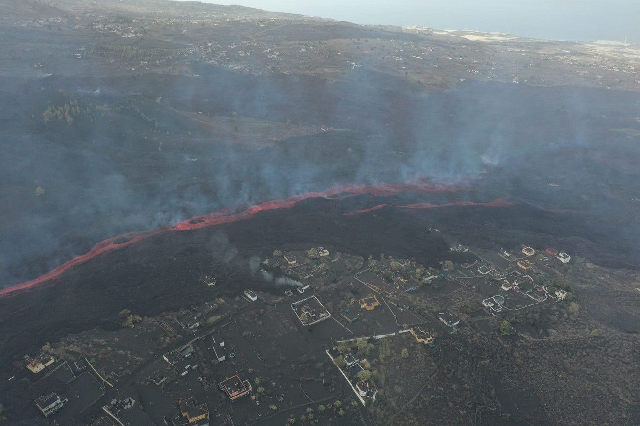 El avance de la lava del volcán de La Palma, a vista de pájaro en el décimo día de erupción