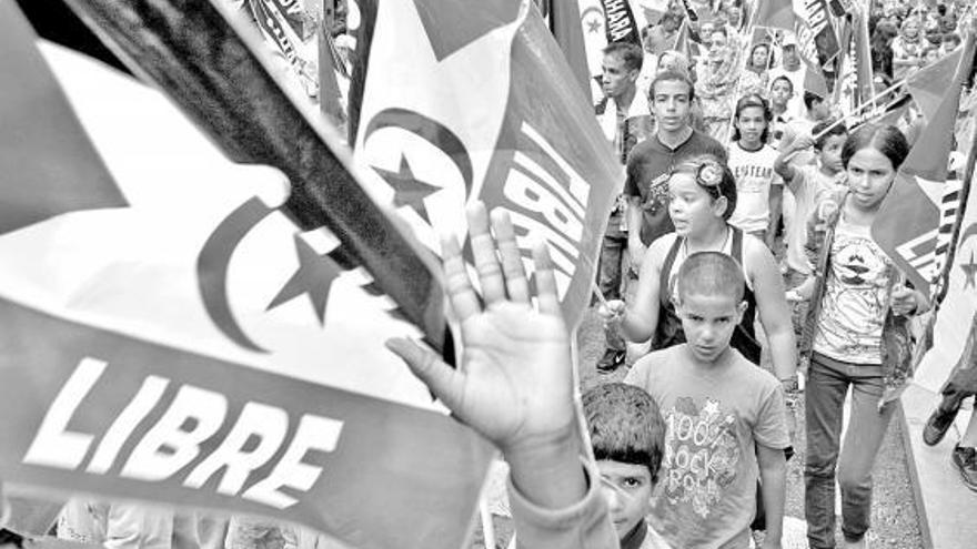 Varios de los niños que asistieron a la manifestación de ayer por un Sahara libre.