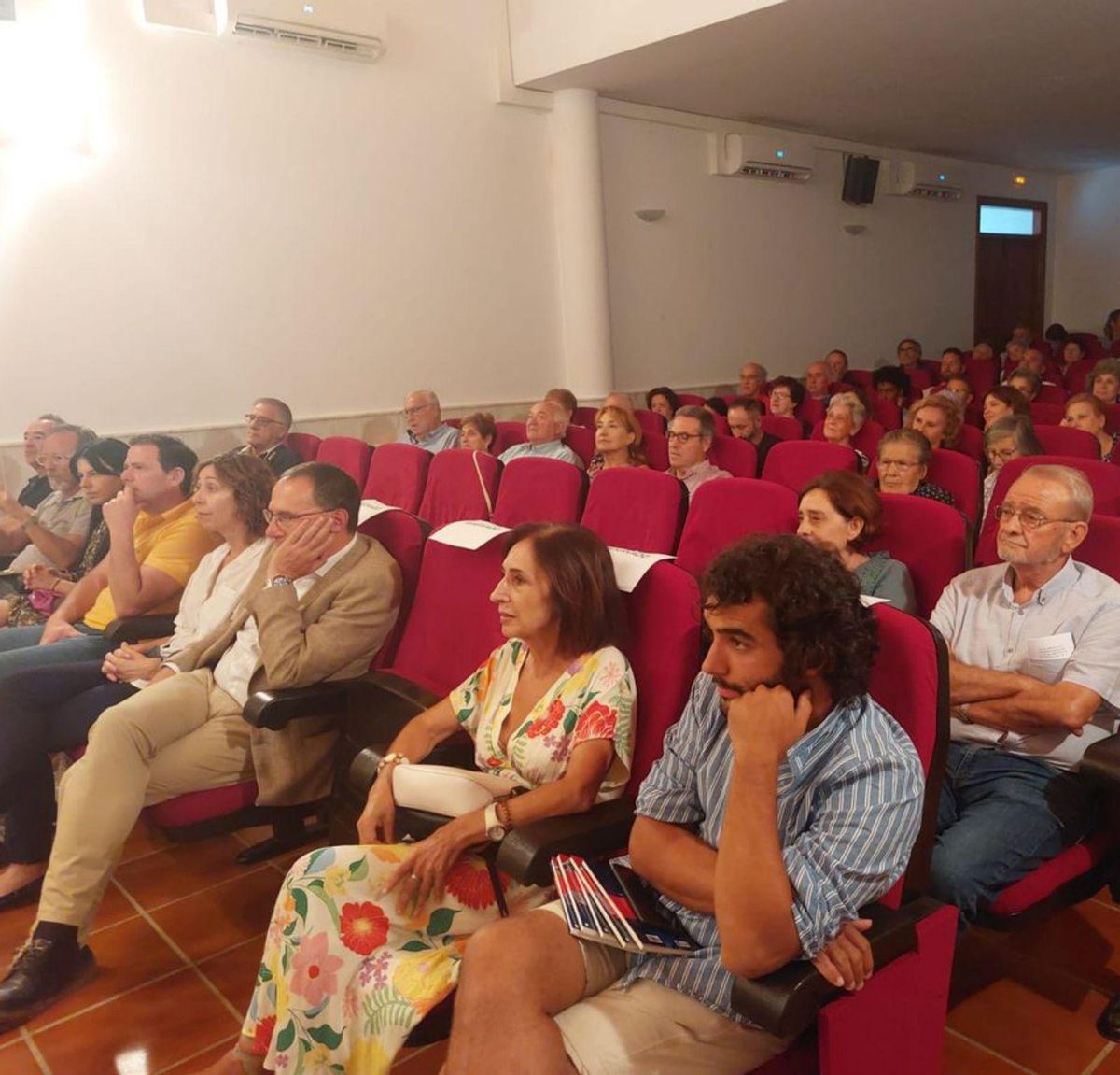 Público asistente al acto del Premio León Felipe. | Ch. S.