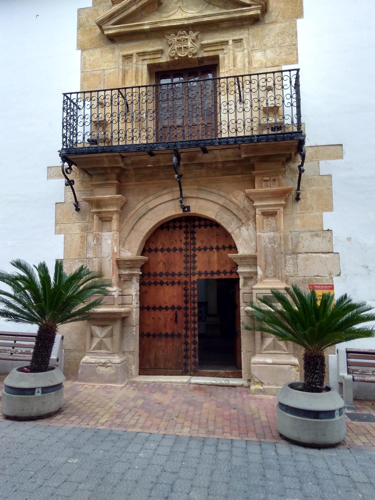 Entrada de la biblioteca de Ricote