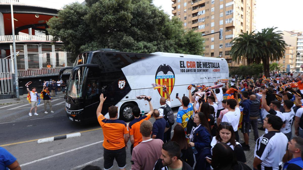 Una imagen de la previa del Valencia-Valladolid en Mestalla