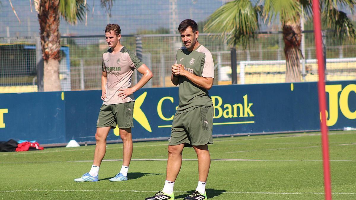 David Albelda, entrenador de esta Villarreal B que luchará por ascender a Segunda División.