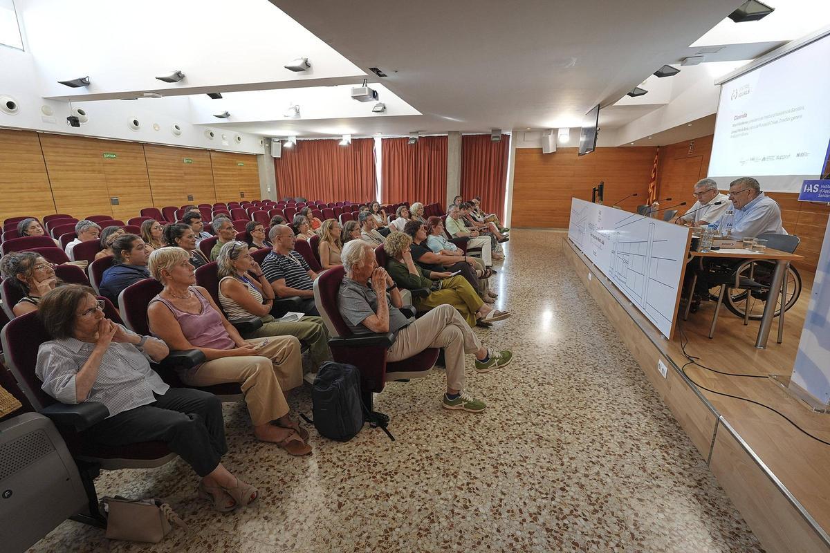 Cloenda de la presentació dels resultats del projecte «Entre Iguals», ahir al matí a l’hospital Santa Caterina de Salt.