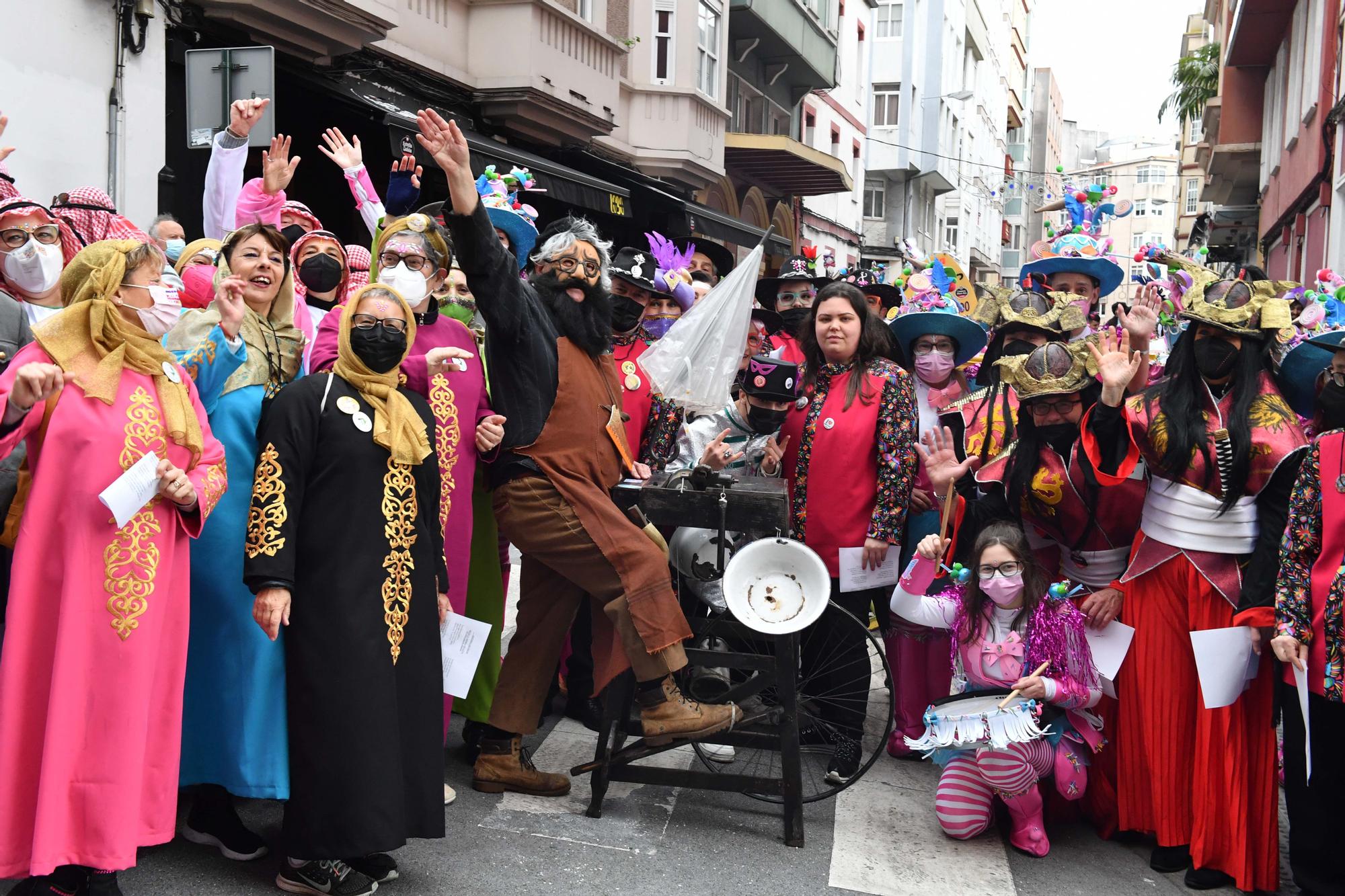 Martes de Carnaval: ofrendas florales en honor a los 'choqueiros' de la ciudad