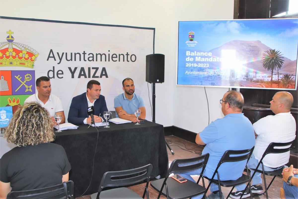 Imagen de la rueda de prensa ofrecida esta jueves por el alcalde de Yaiza, Óscar Noda.