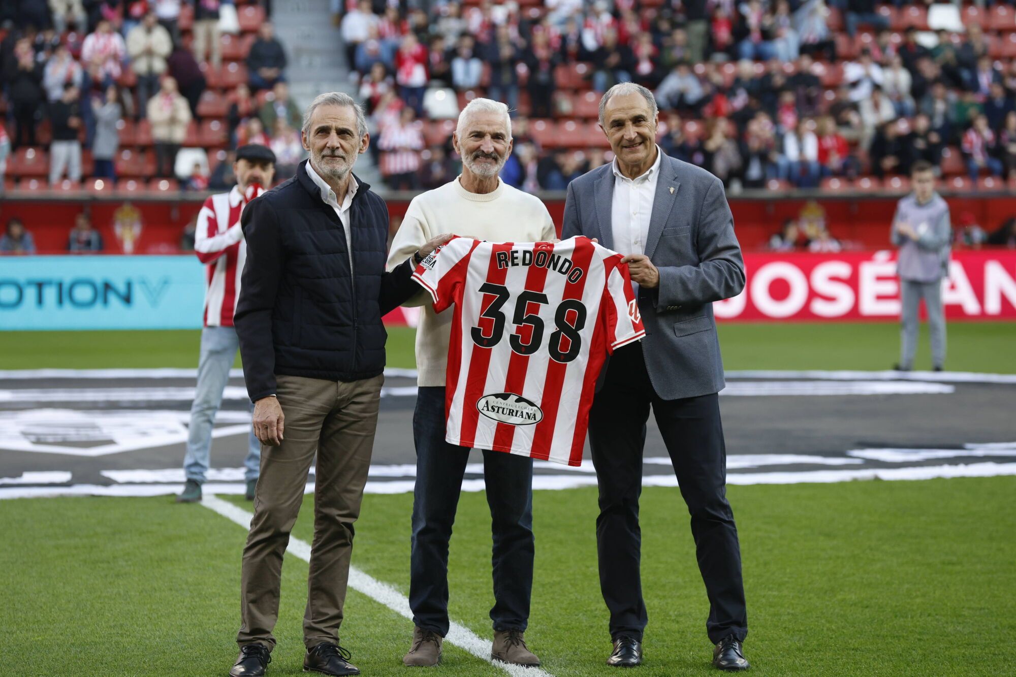EN IMÁGENES: Gran victoria del Sporting contra el Granada en El Molinón