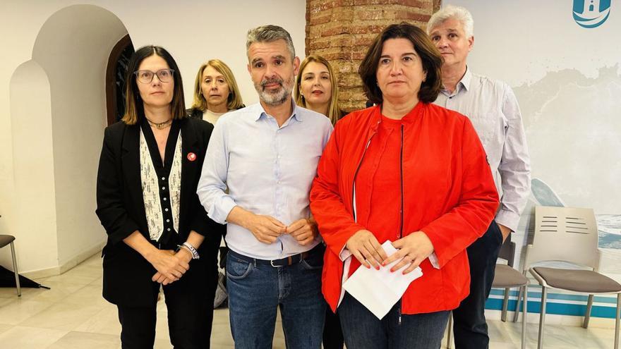 El candidato del PSOE a la alcaldía de Marbella, José Bernal, junto a otros miembros de la lista. | L.O.