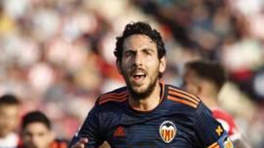 Parejo celebra su sexto gol en la Liga.