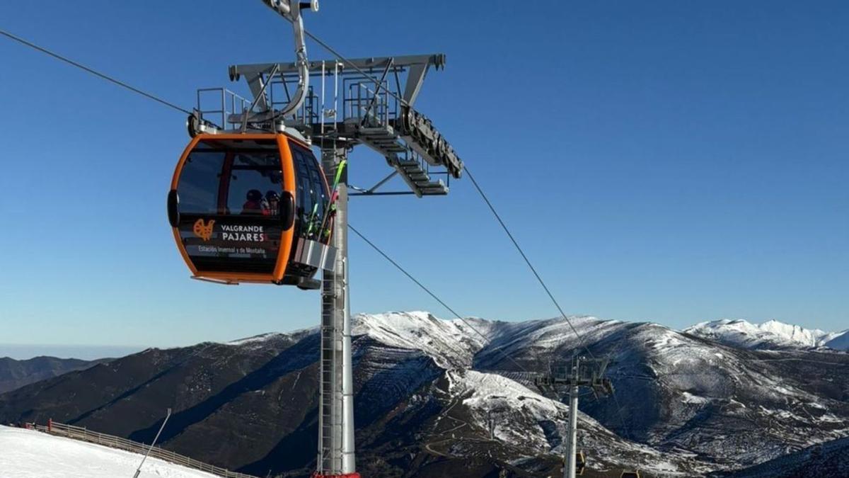 Pajares no logra acabar con las filtraciones de su balsa
