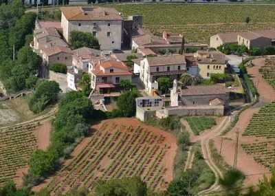 El extenso municipio de Subirats esconde joyas como el palacio Gralla o la iglesia de Sant Joan Sesrovires