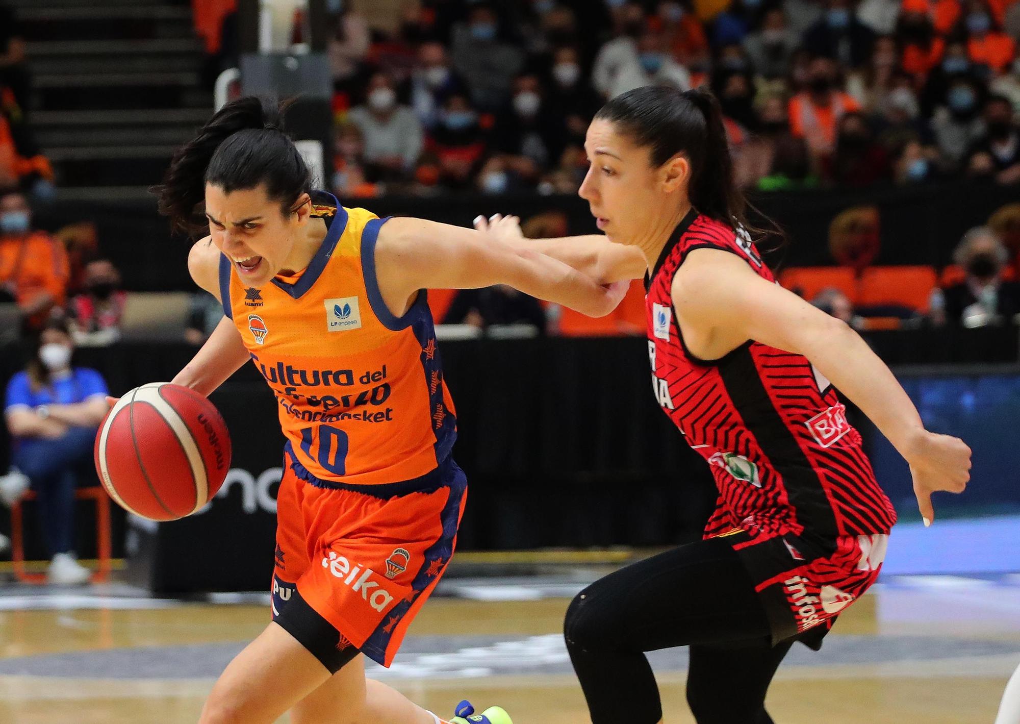 Semifinal de la Copa de la Reina entre el Valencia Basket y el Spar Girona