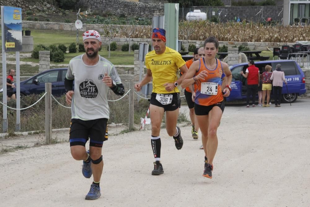 Más de medio millar de corredores completaron el espectacular y exigente recorrido de 21 kilómetros por la Costa da Vela de Cangas.