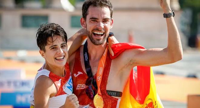 María Pérez y Álvaro Martín, dobletes de oro en marcha. 24 de agosto de 2023. Álvaro Martín y María Pérez hicieron historia al repetir oro en los 35 kilómetros marcha. Los españoles, campeones de los 20 kilómetros, completaron sus dobletes en la mejor actuación de la selección española en la historia.