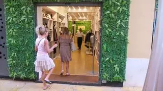Solo uno de cada diez negocios instala el sistema de puertas automáticas obligatorias por ley