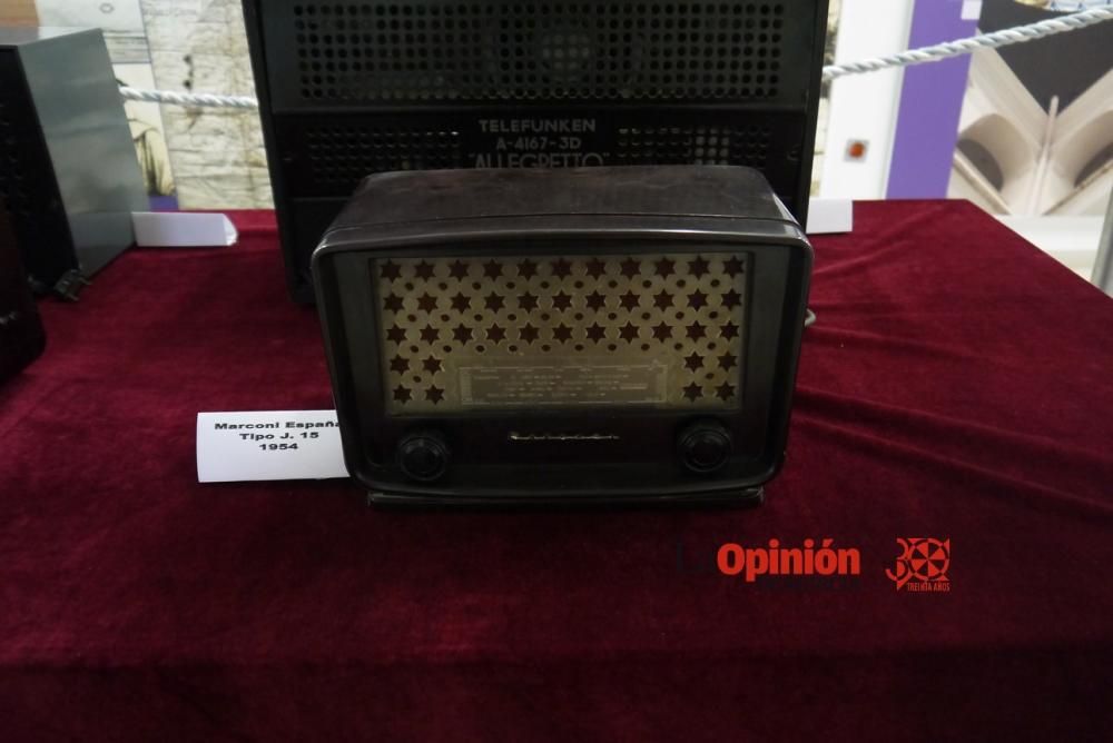 Exposición de radios antiguas en Cieza