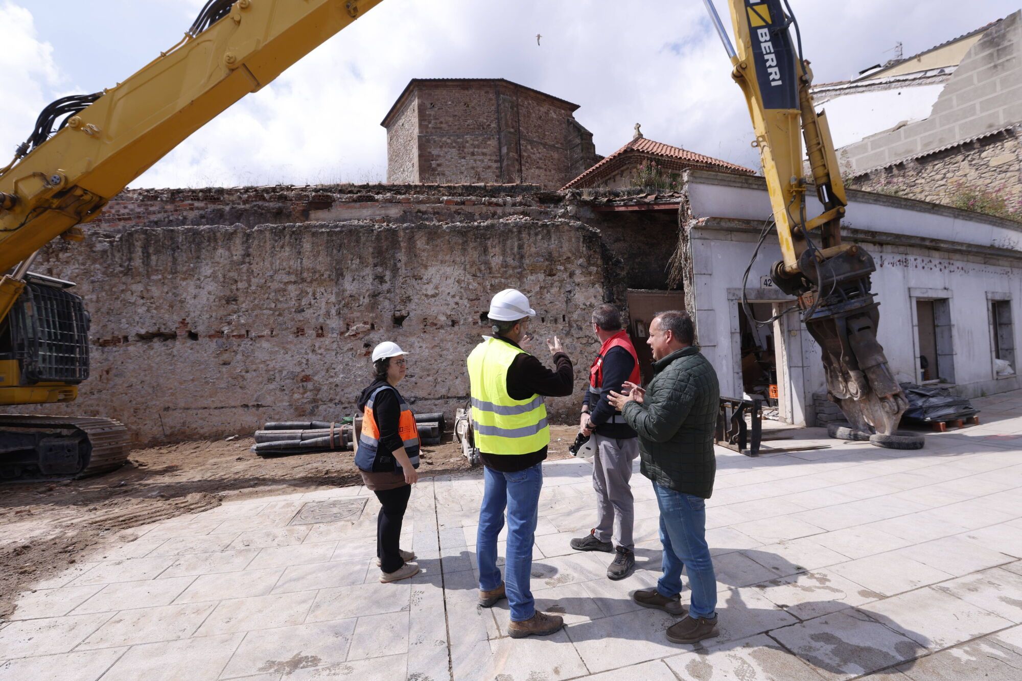 En imágenes: Las obras de la muralla de Avilés avanzan