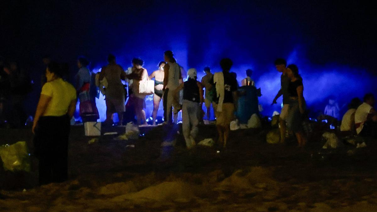Un menor de 15 años, detenido por agredir sexualmente a una chica de 19 en la playa de la Malvarrosa de Valencia