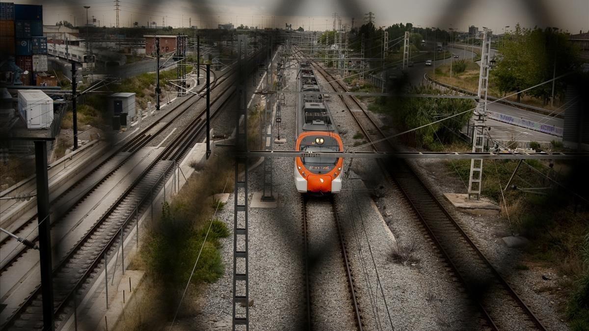 Vías del tren en la avenida Vilanova de L’Hospitalet.