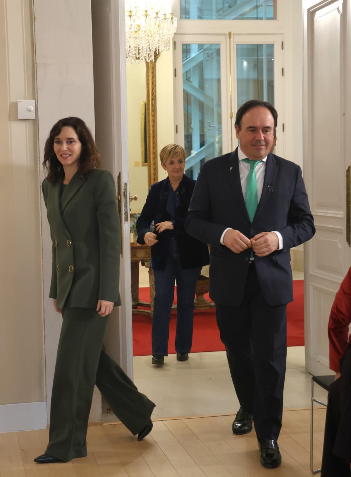 Juanfran Pérez Llorca e Isabel Díaz Ayuso firman un protocolo en materia de innovación turística, inteligencia de datos y desarrollo de proyectos estratégicos