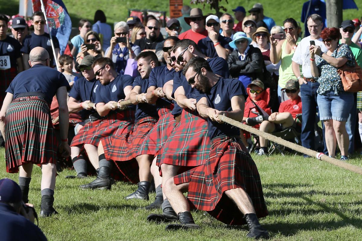 En los Juegos de las Highlands de Escocia tiene cabida deportes como el tira y afloja
