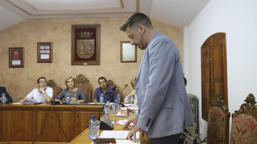 La Audiencia frena el archivo de la causa contra el alcalde de la Font