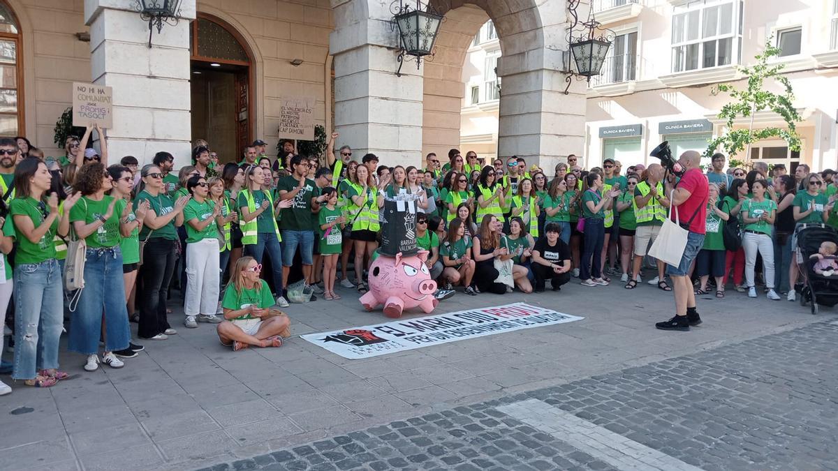 La concentración de este viernes en la plaza Major de Gandia