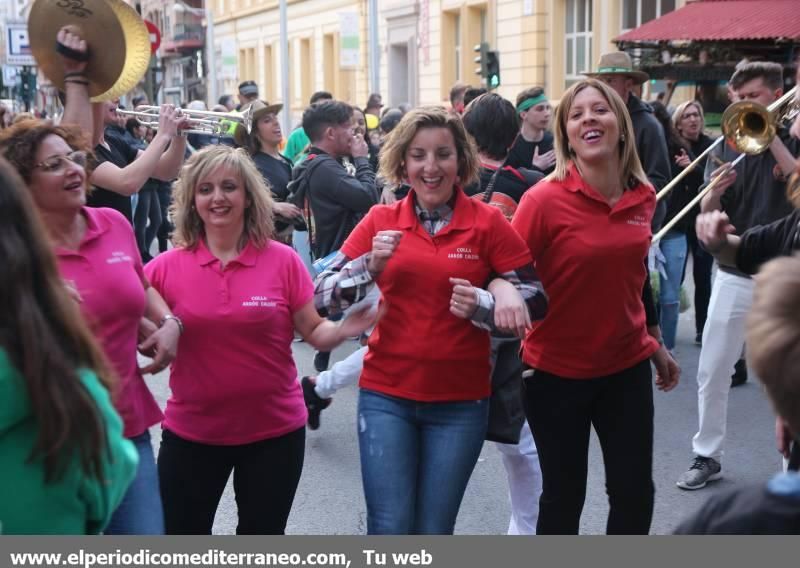 Desfile de collas y carros