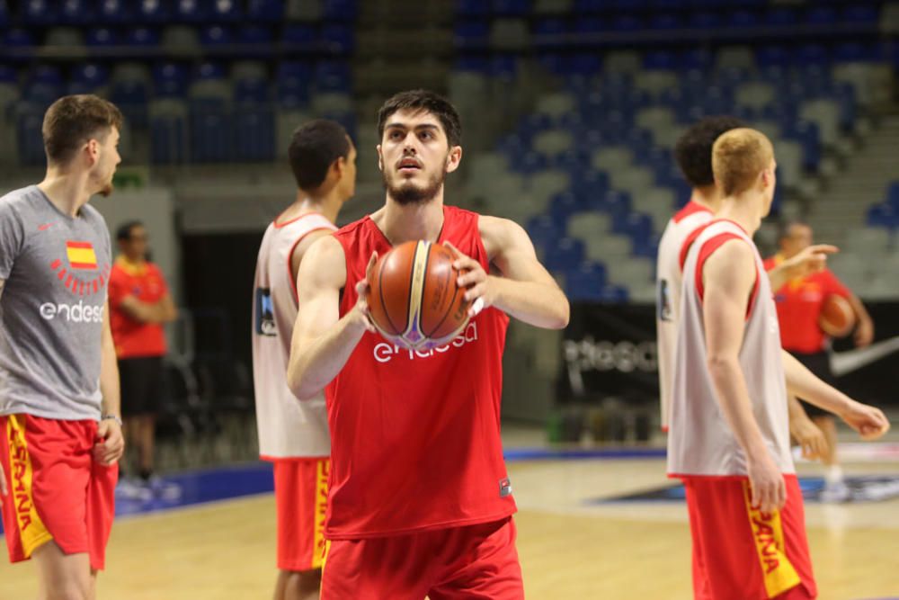 El equipo nacional aterrizó en Málaga al mediodía y por la tarde se entrenó en el Martín Carpena, con el flamante debutante Alberto Díaz y una gran representación del básket malagueño