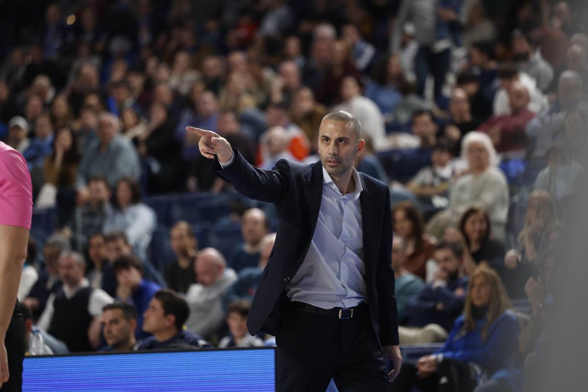 EN IMÁGENES: Así fue el Alimerka Oviedo Baloncesto-Súper Agropal Palencia en el Palacio de los Deportes