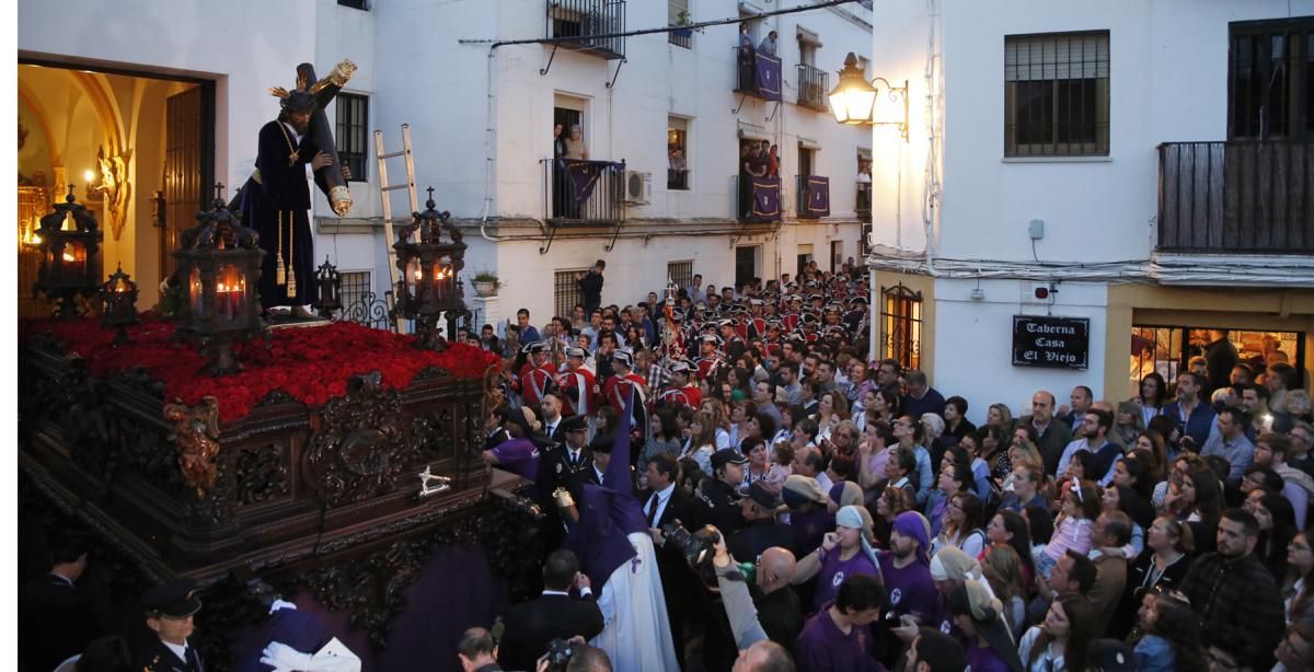 El Alcázar Viejo camina por Córdoba con la hermandad de Pasión