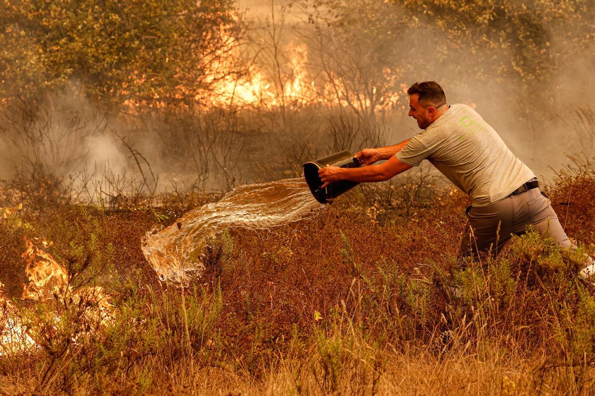 Evacuadas unas 1.400 personas por un incendio forestal en Portugal