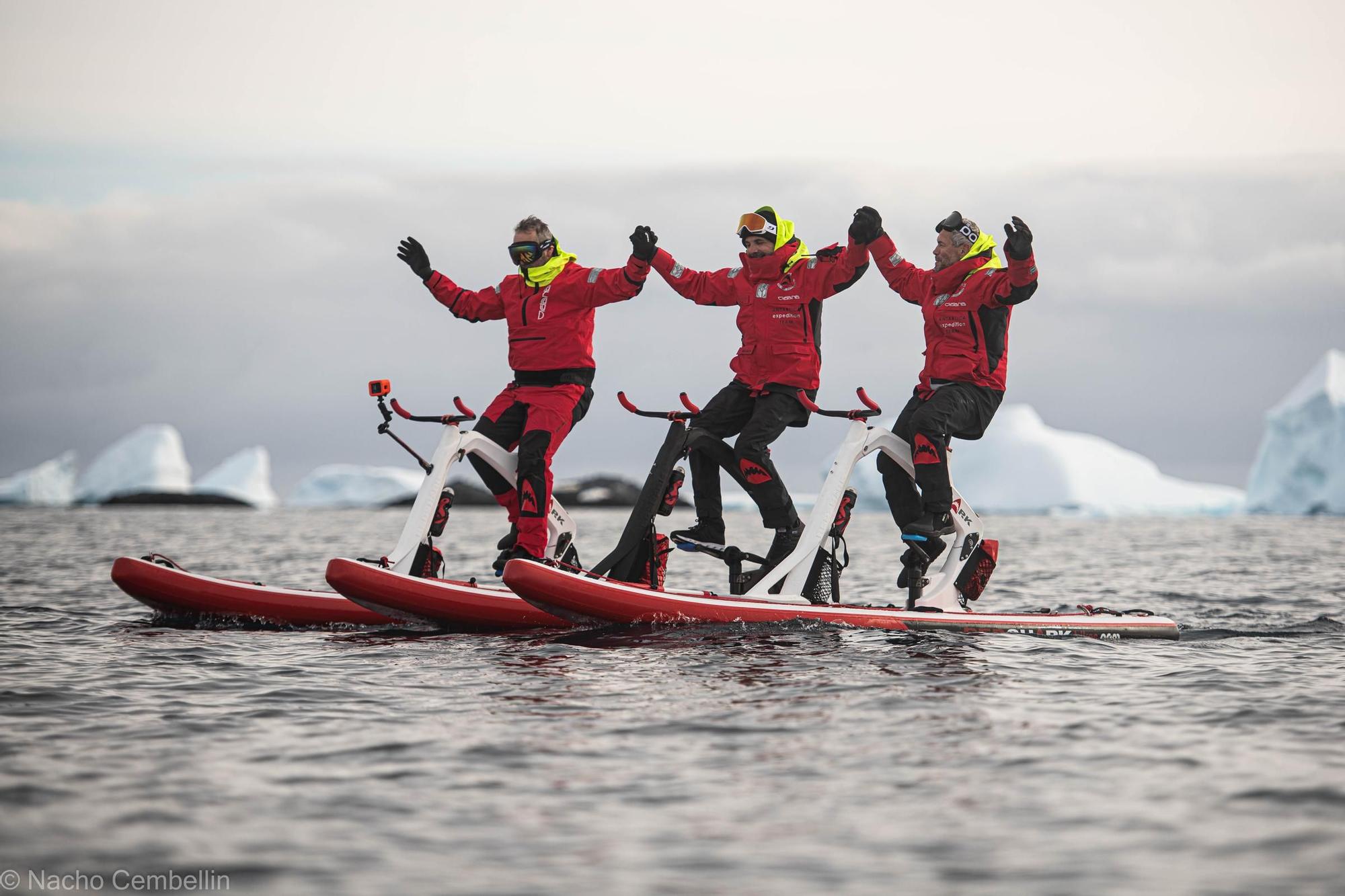 Finalitza l'expedició cap a l'Antàrtida amb bicicletes aquàtiques de tres empordanesos