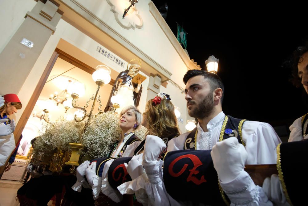 Miles de devotos festeros acompañaron al santo anacoreta en la sobria y tradicional Procesión