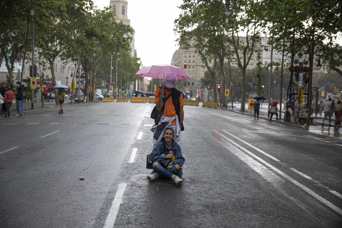 La lluvia por fin llega a Barcelona