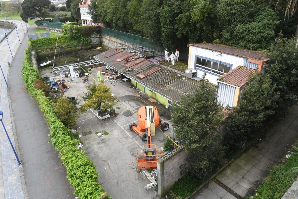Adiós a la última chabola de A Pasaxe y a dos construcciones ocupadas de forma ilegal junto a la ría