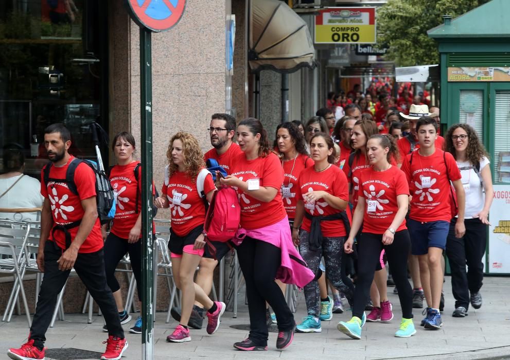 Alrededor de 650 personas participaron hoy en la VII Marcha Solidaria contra la leucemia con un trayecto de 32 km. entre Vigo y la ciudad del Lérez