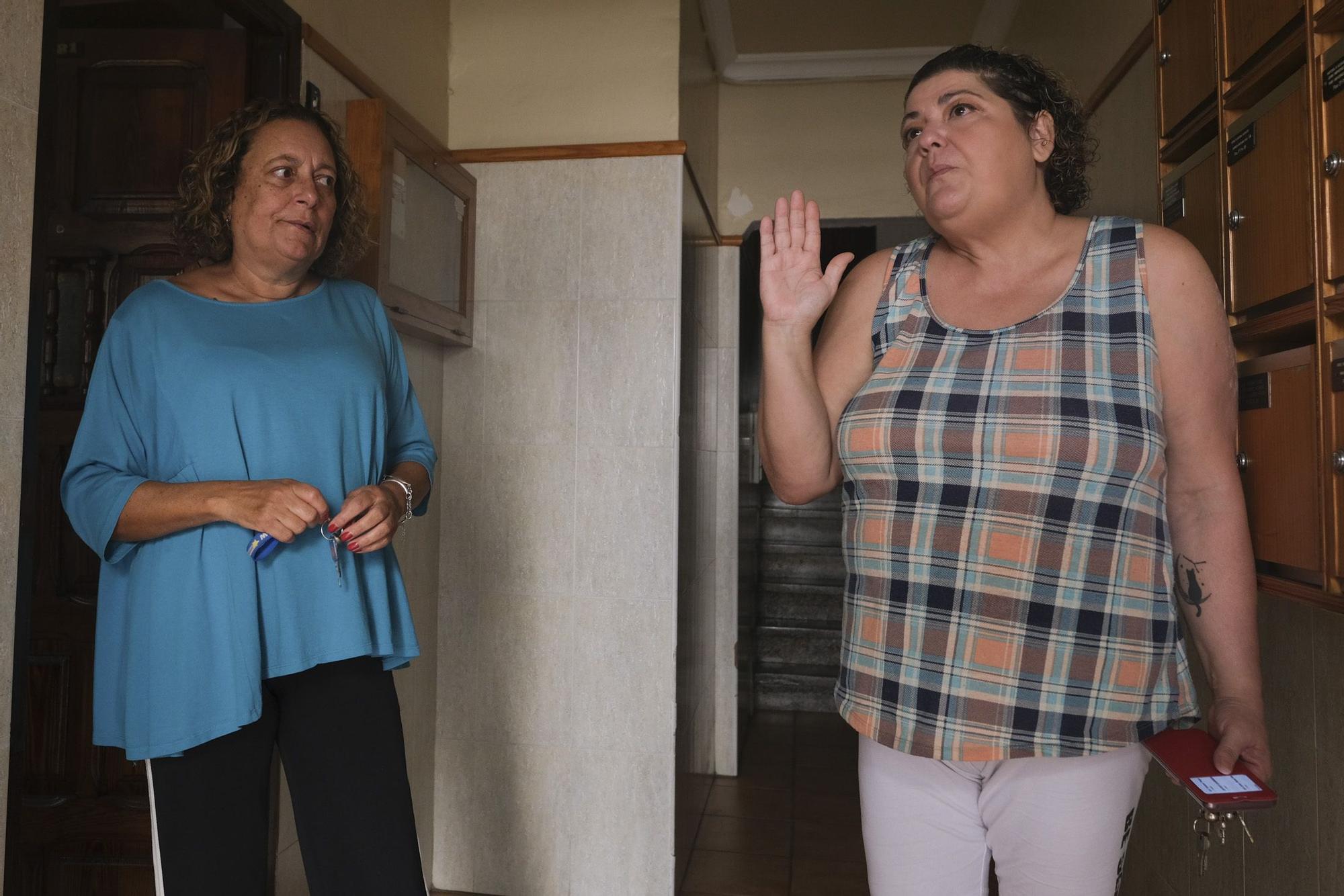 A una vivienda de Las Rehoyas le brotan aguas fecales por los sumideros