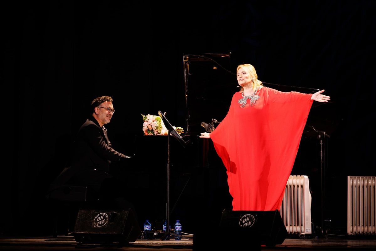 Ainhoa Arteta y el pianista Francesc Blanco