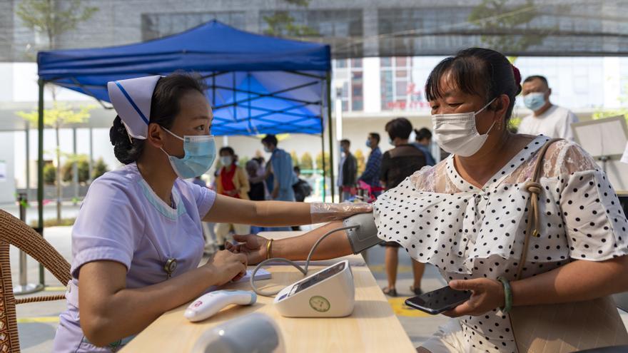 Tratamiento preventivo en el Hospital Jingcheng en la ciudad de Ruili.
