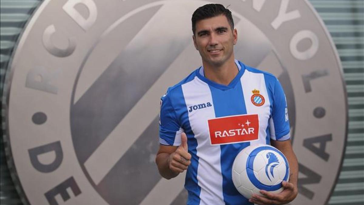 Reyes, presentado con el Espanyol