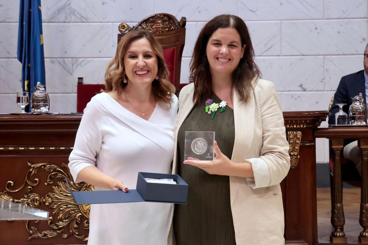 La alcaldesa y Catalá en el pleno