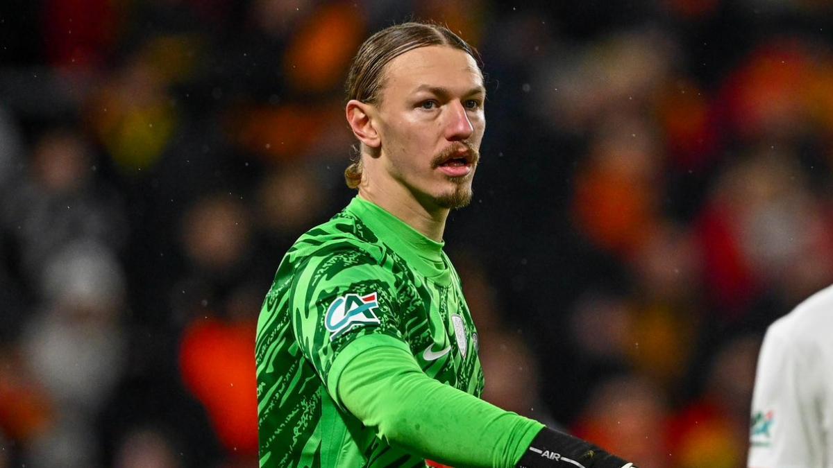 Safonov, guardameta del PSG