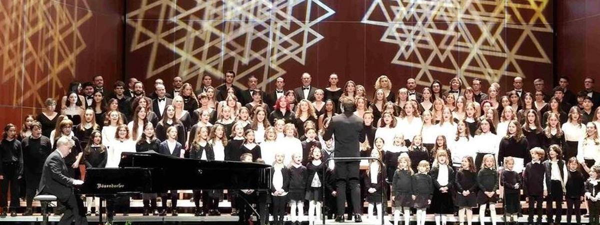 Concierto de las corales de niños de Navidad