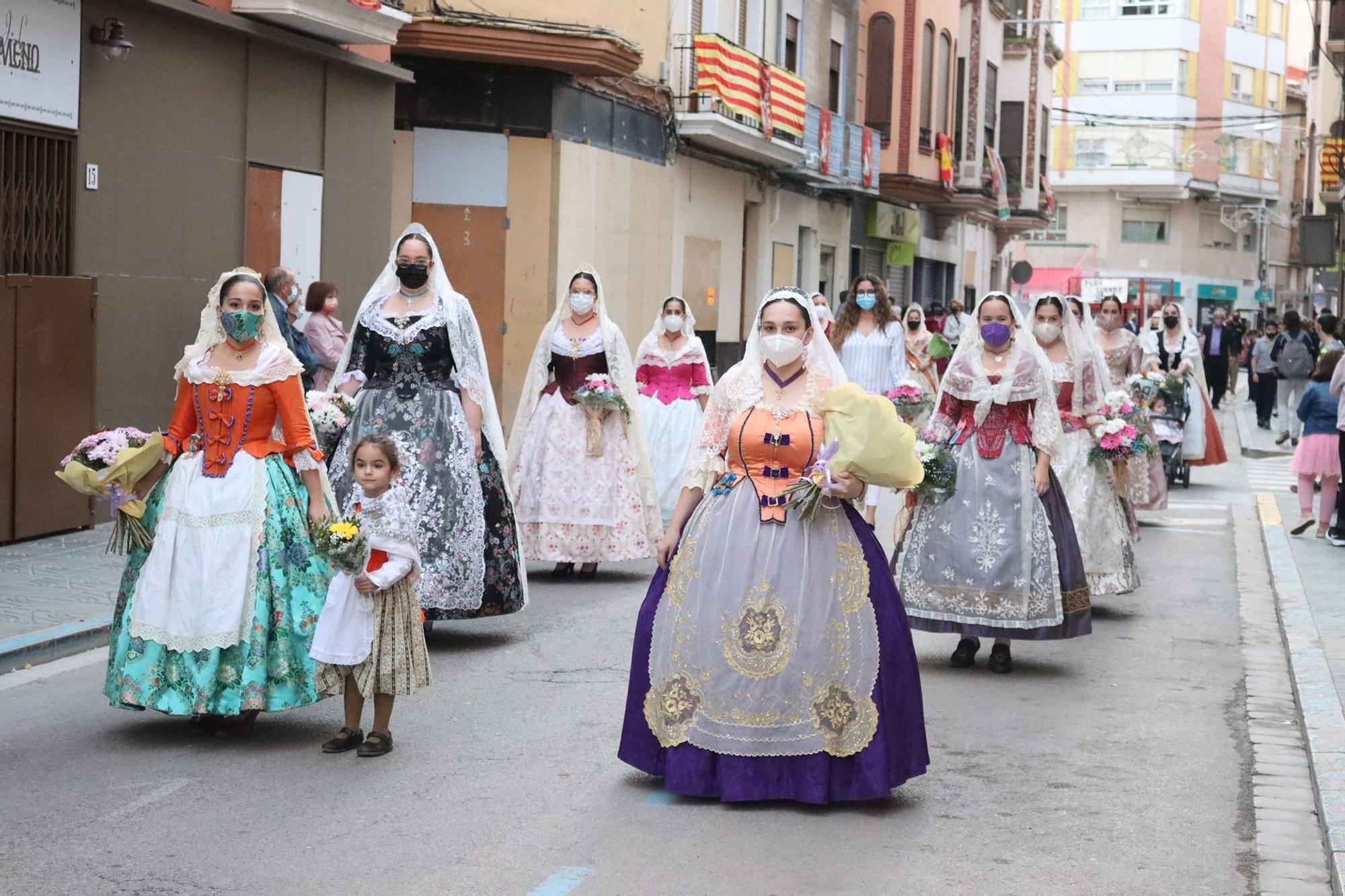 Lo mejor del pasacalle infantil, las paellas y la ofrenda a la Esperanza en el lunes de la Fira d'Onda