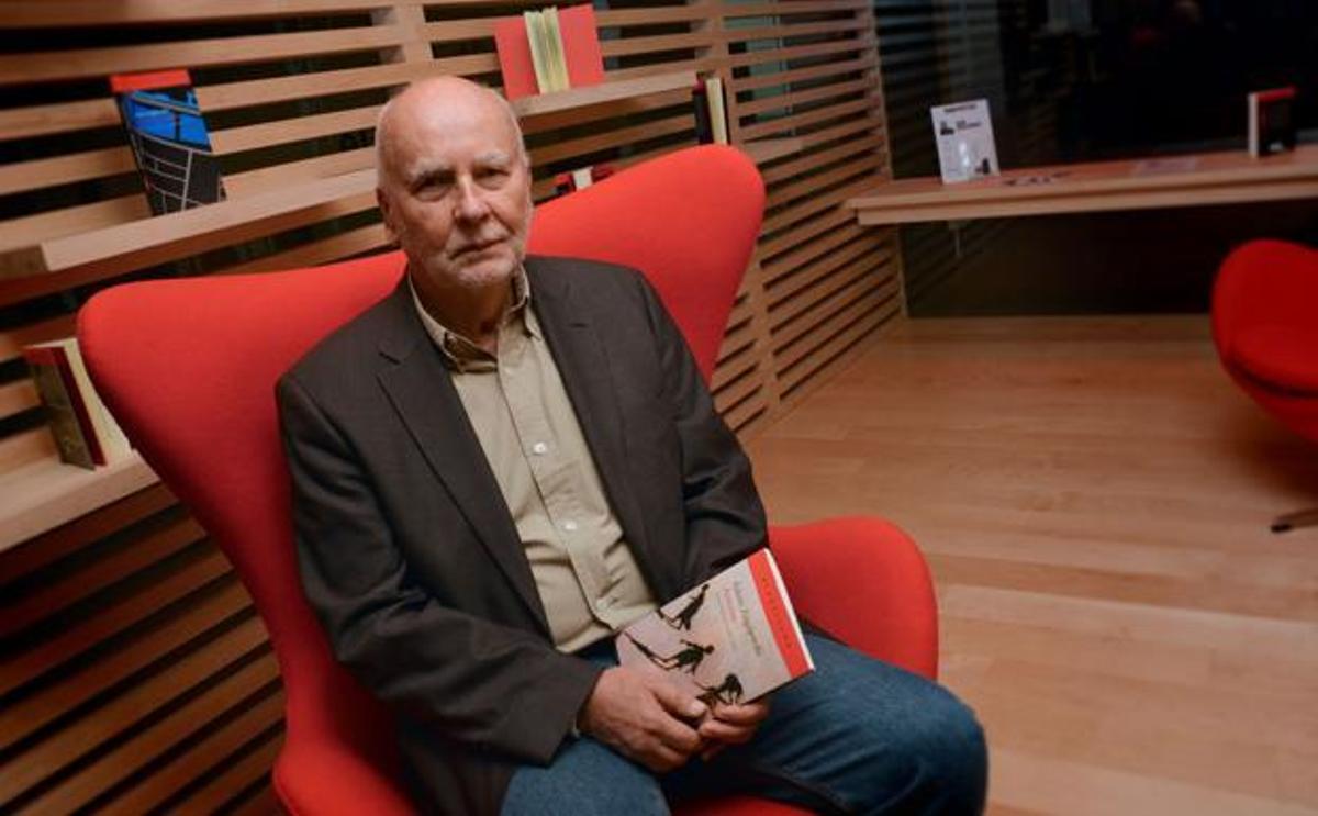 Zagajewski colaboró activamente con la revista 'Turia' durante su carrera.