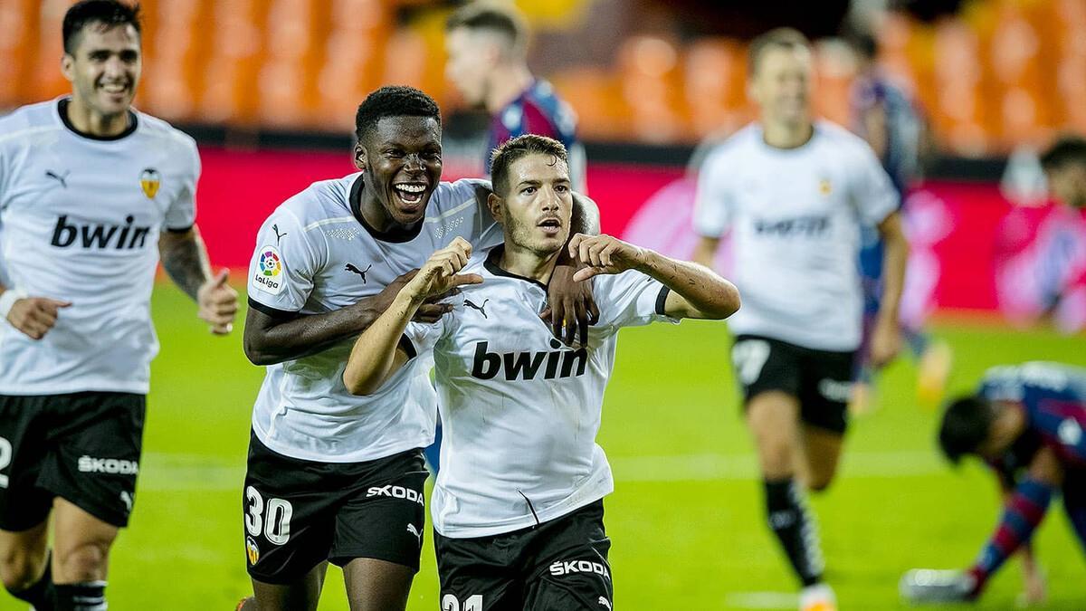 Manu Vallejo celebrando uno de los tantos ante el Levante UD